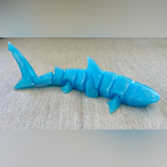3d Printed Fidget Blue Shark, Flexi  Shark, Articulated Fidget Toy, 3D Printed - Picture 10 of 15